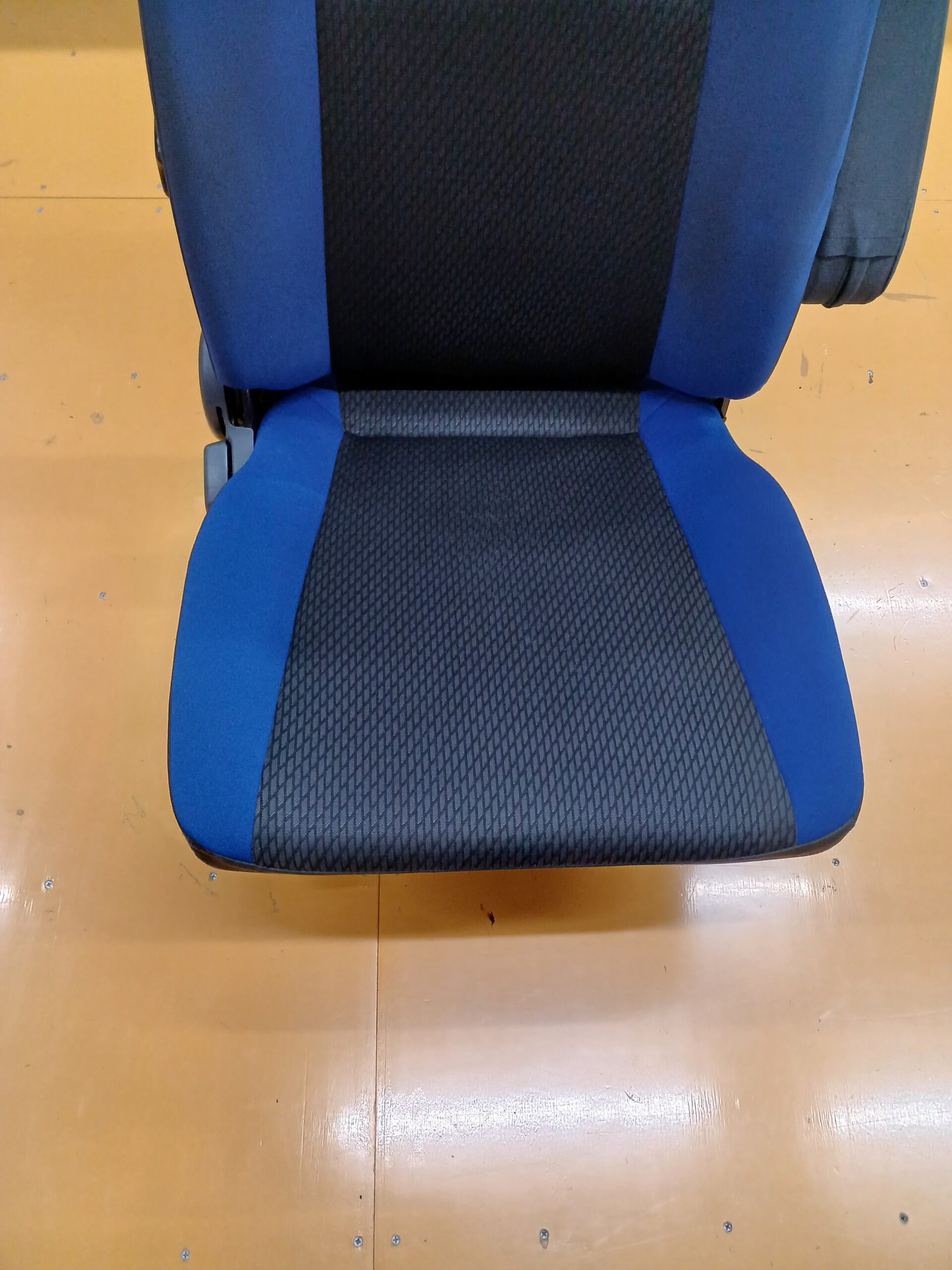 シート修理・張り替え - テントシート鹿児島株式会社（旧松田テント